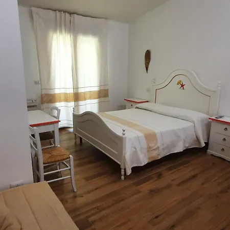 Le 4 Rose Bed & Breakfast Tortoli
